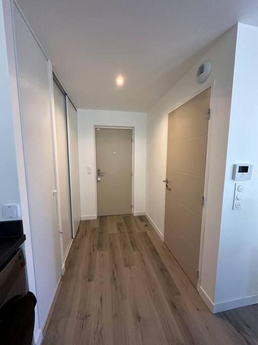 Apartment T3 Grand Standing 65m2, 1 Garage Prive, 200m Des Plages *