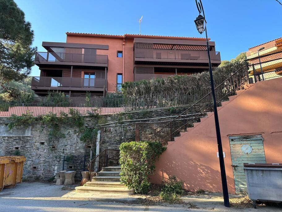 Apartment T3 Grand Standing 65m2, 1 Garage Prive, 200m Des Plages *